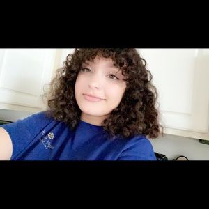 Meet your Posher, Carrie